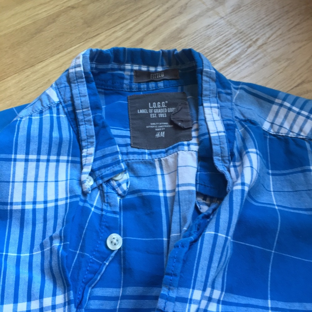 H&M casual button down - Picture 2 of 2